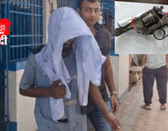 The NJP police caught a young man red-handed while he was roaming around with a weapon in his waist.