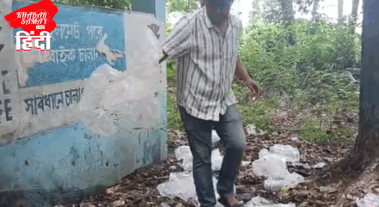 The officer himself cleaned the garbage of Shravani fair