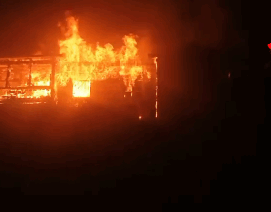 Terrible fire in Kakjhora forest reserve of Darjeeling!