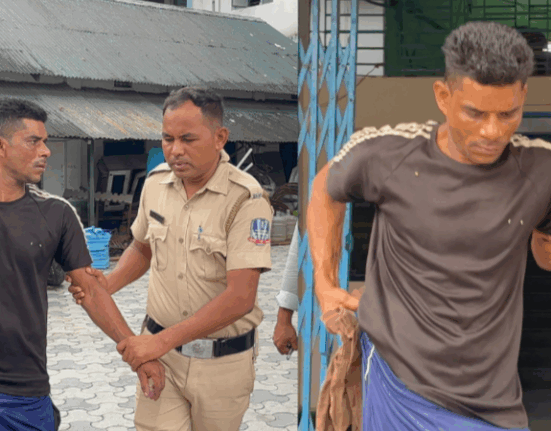 Humanity shamed in Siliguri: Toto driver was being cruel to an animal, crowd tied him to a tree and handed him over to the police!