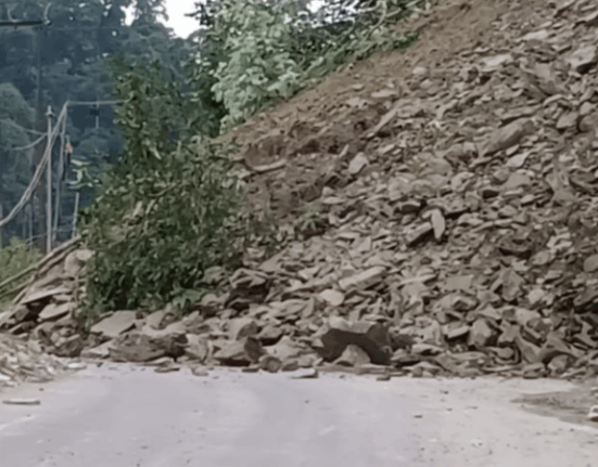 Scene of devastation on NH-10, connectivity from West Bengal to Sikkim disrupted!