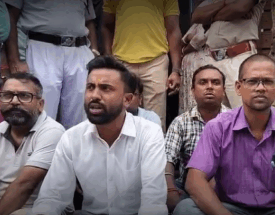 Allegations of discrimination in distribution of Durga Puja grants, Bangiya Hindu Mahamanch protests in Siliguri!