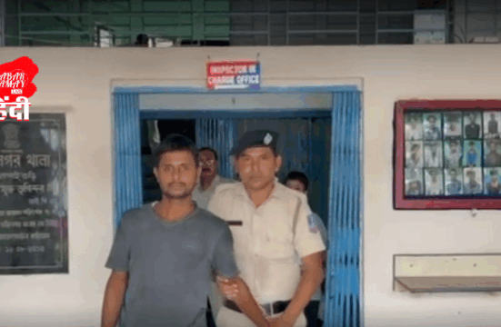 Drunk van driver breaks signal, misbehaves with civic volunteer, arrested!
