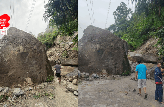 landslide-in-kalijhora-traffic-affected-on-nh-10