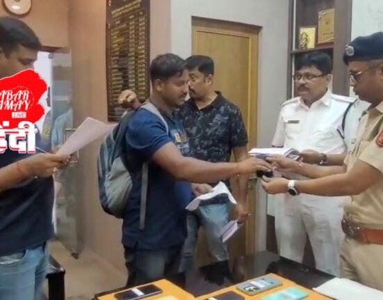Commendable initiative of Bhaktinagar Police – 28 lost mobiles handed over to real owners!