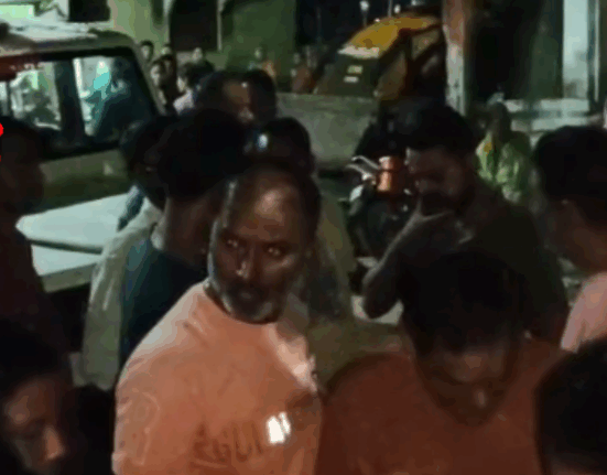 There was a late night commotion in ward number 23 after a youth found soaked in blood!
