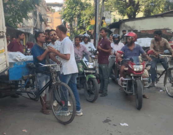 panic-in-khalpara-area-plastic-carry-bag-business-running-rampant-in-the-city-carry-bags-worth-lakhs-recovered-in-municipal-corporation-action