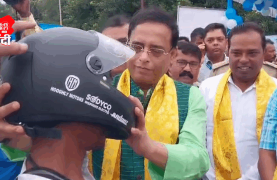 road-safety-campaign-in-siliguri-250-helmets-distributed-free-of-cost