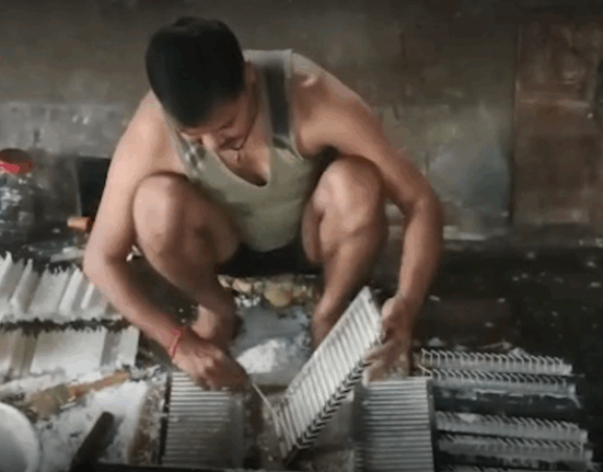 Chinese Tuni lights have reduced business, Siliguri's candle industry is in trouble!