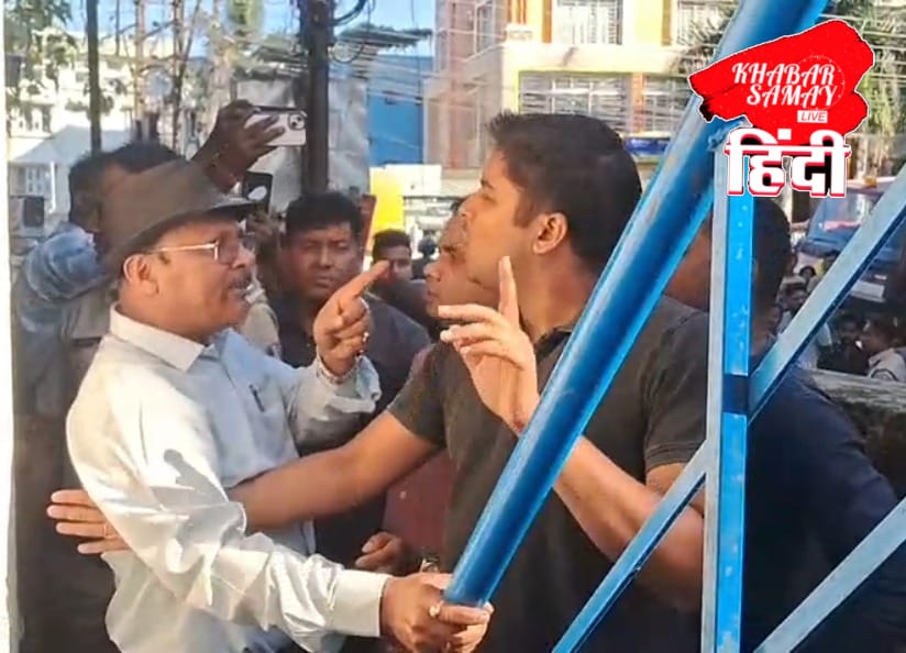 Clash between councillor Dilip Burman and corporation employees over demolition of illegal construction in ward number 46!