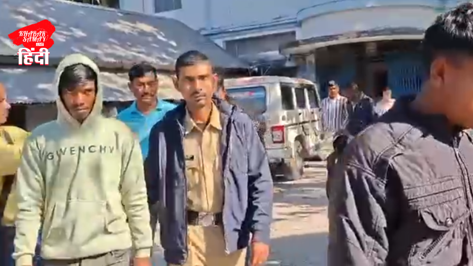 Illegal liquor smuggling racket busted in Siliguri, 284 bottles seized, three youths arrested!