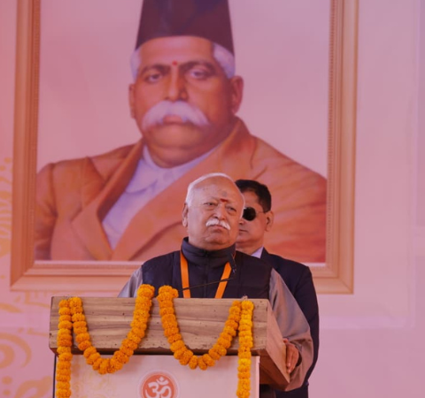 https://khabarsamay.com/mohan-bhagwat-who-arrived-in-siliguri-addressed-a-youth-conference/