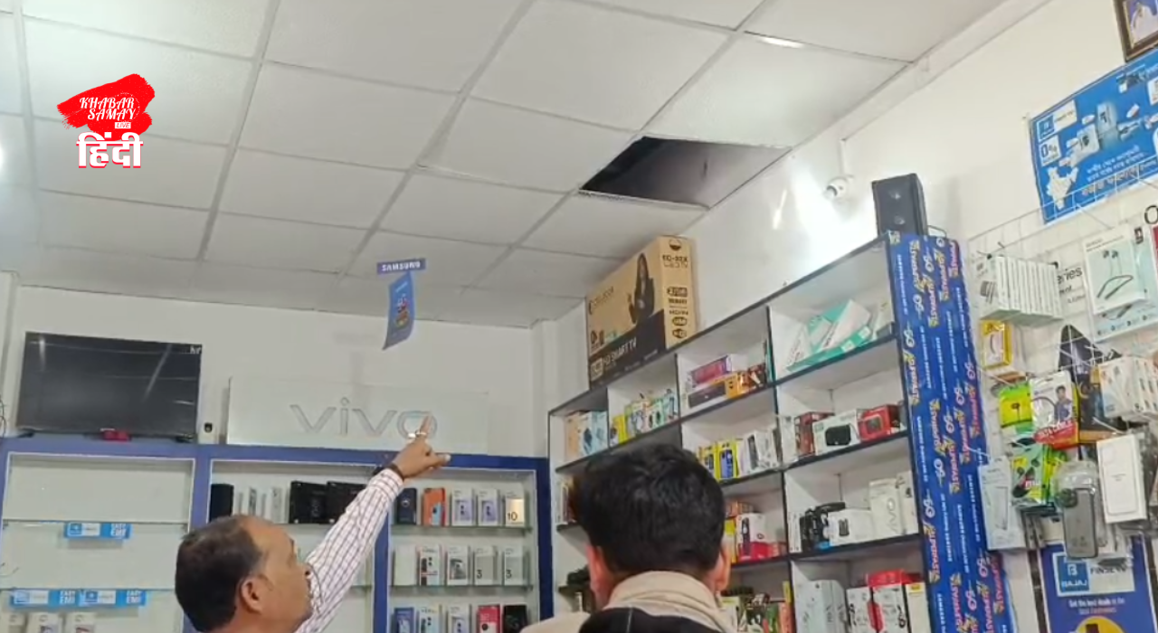 Mobile shop theft in Thakurnagar, Siliguri, solved; one accused arrested by police!