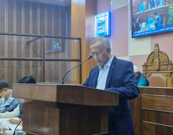 Siliguri Municipal Corporation will construct the Mahananda River from the sixth bridge to the Chhath Ghat.