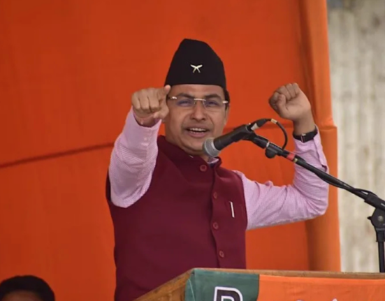 What did Deputy Mayor Ranjan Sarkar say when Raju Bisht called himself the biggest 'goon'?