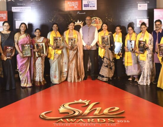 https://khabarsamay.com/she-awards-a-brilliant-presentation-by-khabar-samay-and-radio-misty-concludes-successfully/