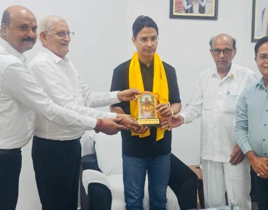 https://khabarsamay.com/a-modern-and-vedic-gurukul-will-be-opened-in-north-bengal-the-uttar-banga-gaud-brahmin-seva-trust-submitted-a-resolution-to-mp-raju-bista/