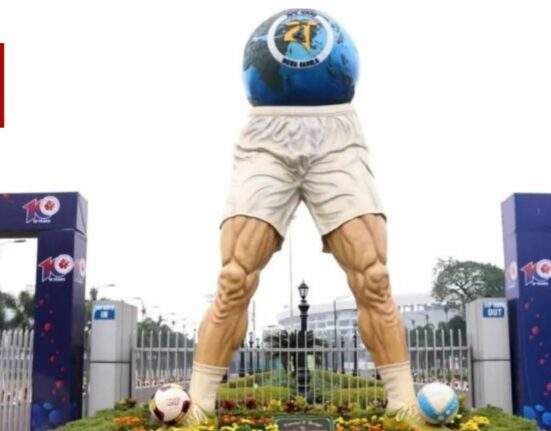 From Siliguri to Kolkata, there was uproar! A football statue designed by Mamata Banerjee was vandalized! The SMC faces investigation into illegal constructions.