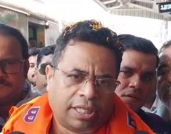 https://khabarsamay.com/upon-reaching-siliguri-soumitra-khan-lashed-out-at-abhishek-banerjee-and-raised-questions-about-the-future-of-trinamool-congress/