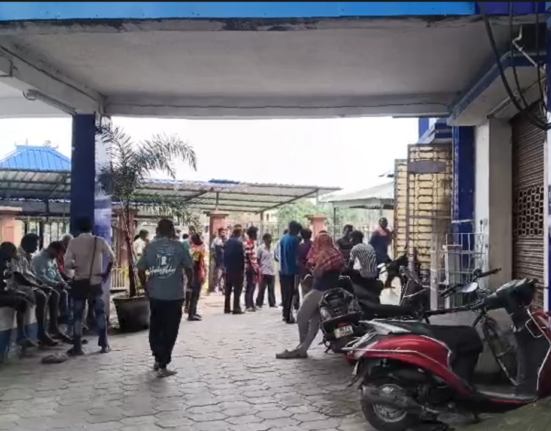 https://khabarsamay.com/serious-chaos-at-siliguris-kiranchandra-crematorium-with-family-members-worried-as-all-three-electric-stoves-are-out-of-order/