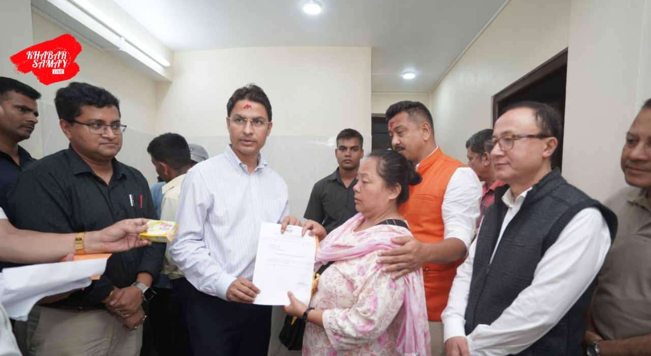 Eight families got new homes in Kalimpong, MP Raju Bisht handed over the keys of the houses.
