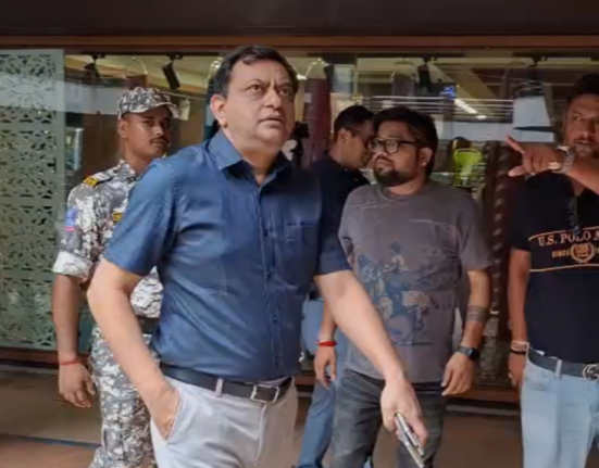 https://khabarsamay.com/siliguri-municipal-corporation-commissioner-vikram-rai-once-again-took-a-tough-stand-against-illegal-construction-saying-action-will-be-taken-if-rules-are-broken/