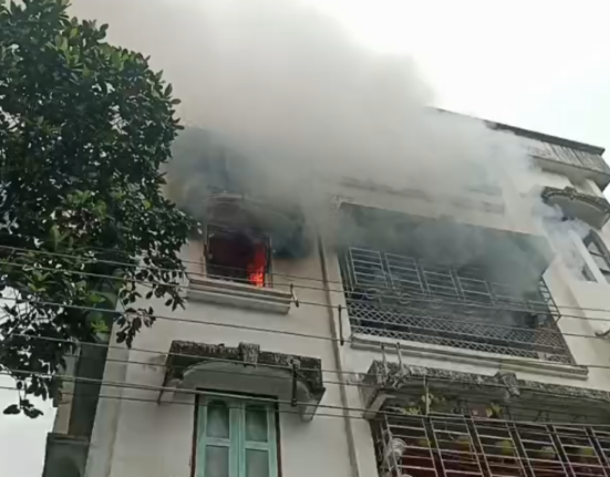 Fire breaks out in multi-storey building in Arvind Palli, Siliguri; household items gutted
