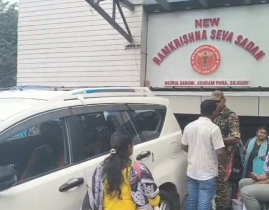 https://khabarsamay.com/income-tax-department-and-ed-raid-several-private-nursing-homes-in-siliguri/