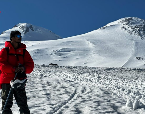 https://khabarsamay.com/siliguris-astitva-sahu-reached-4600-meters-on-europes-highest-peak-mount-elbrus-without-oxygen-achieving-a-major-feat-in-his-first-attempt/