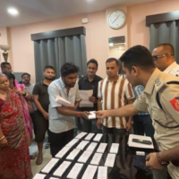 https://khabarsamay.com/pradhan-nagar-police-station-brought-back-smiles-to-45-people-handing-over-lost-mobile-phones-to-their-rightful-owners/