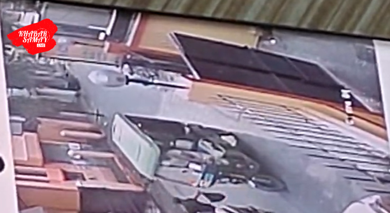 https://khabarsamay.com/another-snatching-incident-in-siliguri-scooter-riders-snatched-a-womans-bag-in-front-of-her-house-and-fled/