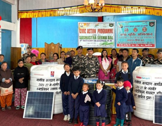 https://khabarsamay.com/8th-battalion-of-ssb-distributed-solar-street-lights-and-water-tanks-in-border-villages/