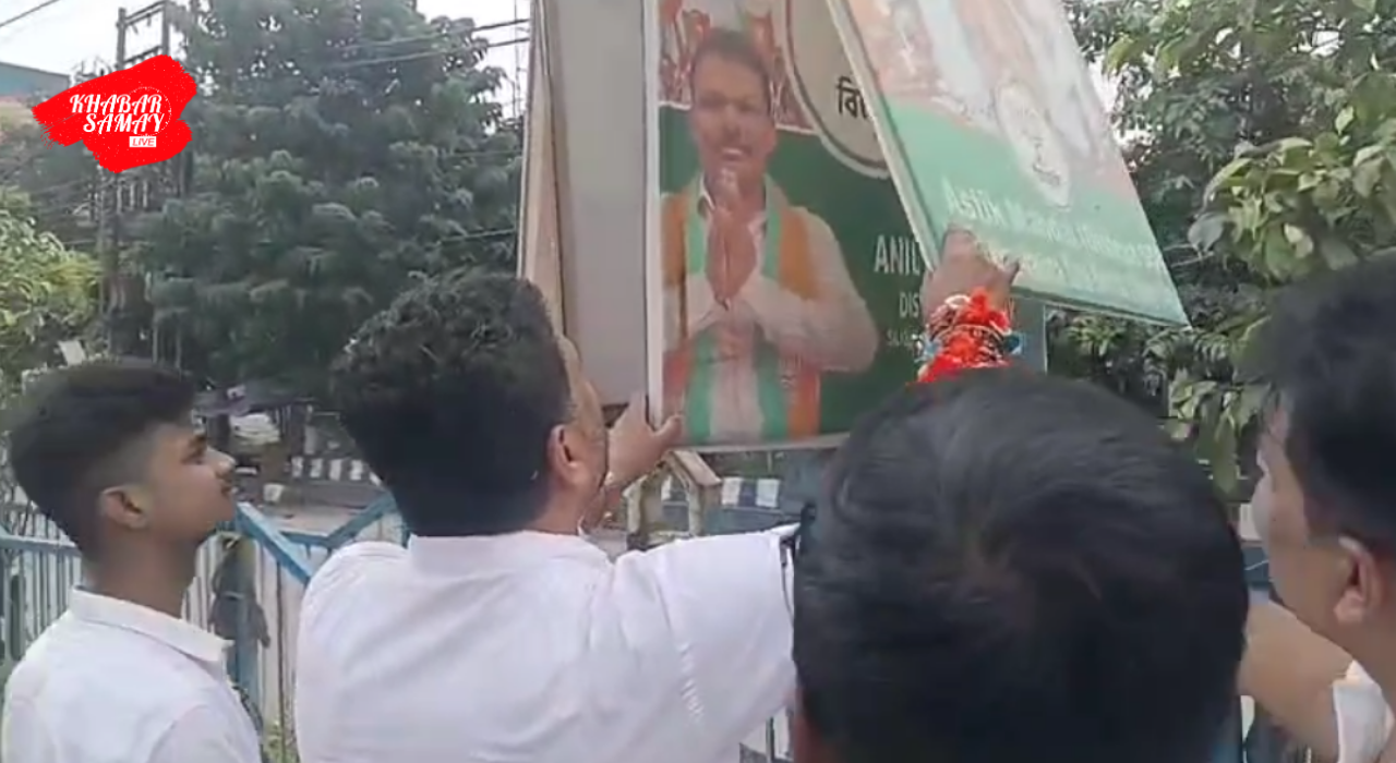 https://khabarsamay.com/in-an-initiative-to-keep-the-city-poster-free-tourism-minister-shankar-ghosh-himself-removed-his-poster/