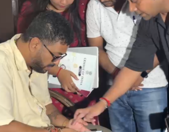 https://khabarsamay.com/census-begins-across-the-country-mla-shankar-ghosh-launches-self-enumeration-in-siliguri/