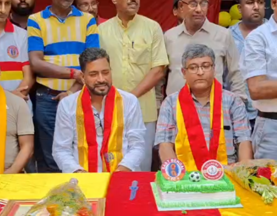 https://khabarsamay.com/celebrations-in-siliguri-on-east-bengal-day-mla-shankar-ghosh-assures-rejuvenation-of-kanchenjunga-stadium/