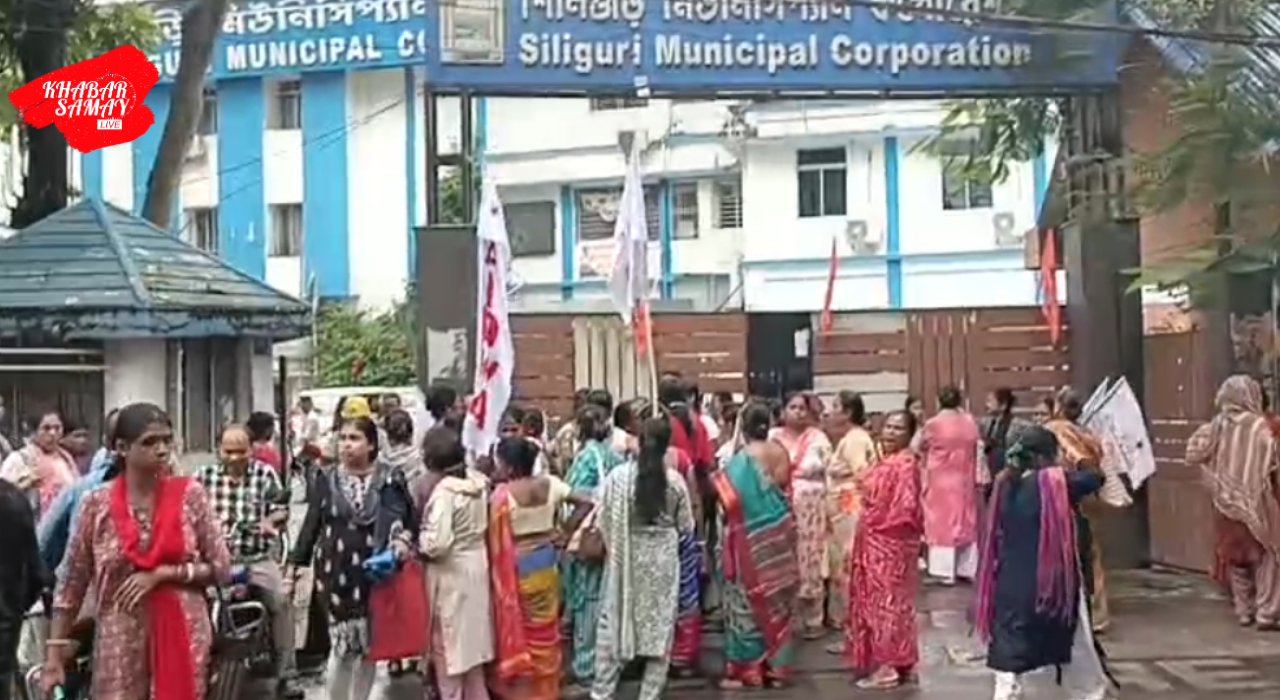 https://khabarsamay.com/siliguri-municipal-corporation-campaigns-against-the-removal-of-names-of-eligible-women-from-various-social-schemes-including-annapurna-bhandar/
