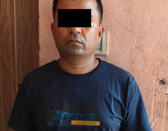 https://khabarsamay.com/man-arrested-from-fulbari-indo-bangladesh-border-for-attempting-to-cross-the-border-with-forged-documents/