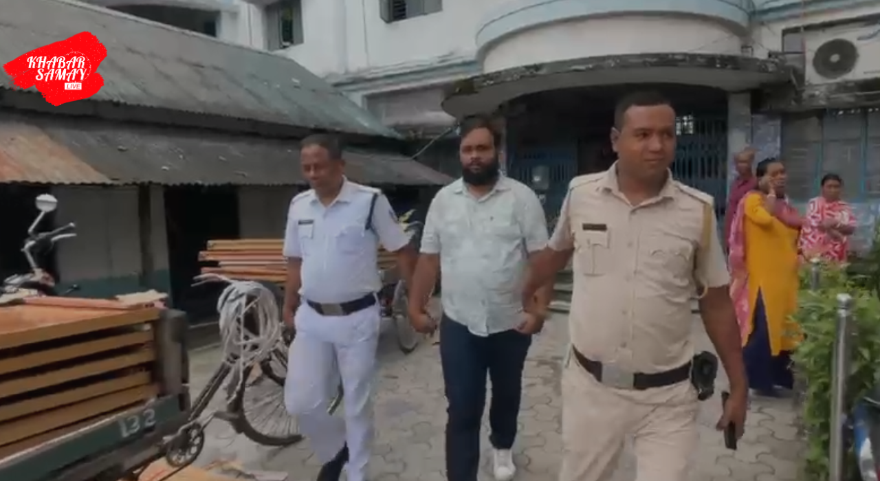 https://khabarsamay.com/a-young-man-who-had-stolen-rs-2-90-lakh-and-two-expensive-mobile-phones-from-a-shop-while-on-the-job-and-fled-has-been-arrested/
