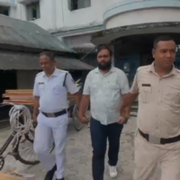 https://khabarsamay.com/a-young-man-who-had-stolen-rs-2-90-lakh-and-two-expensive-mobile-phones-from-a-shop-while-on-the-job-and-fled-has-been-arrested/