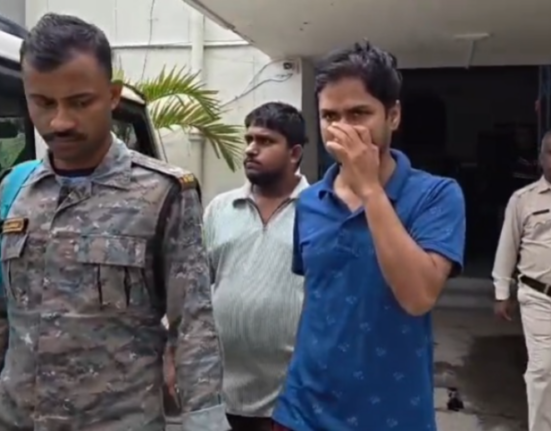 https://khabarsamay.com/17-lakh-rupees-fraudulently-obtained-under-the-pretext-of-leasing-government-land-forged-documents-and-forged-official-signatures-naxalbari-hospital-employee-arrested/