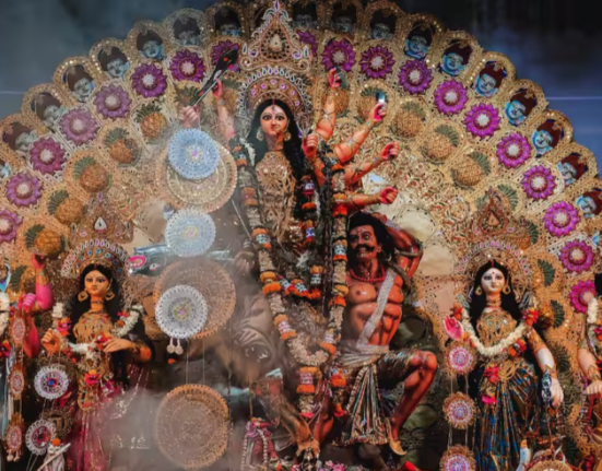 https://khabarsamay.com/siliguri-will-undergo-major-changes-during-durga-puja-learn-about-the-puja-pandals-security-traffic-crime-prevention-and-administrative-arrangements/