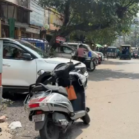 https://khabarsamay.com/vehicles-on-the-road-shops-on-the-footpath-then-what-is-the-use-of-the-fair-ground-parking/