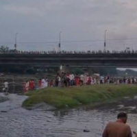 https://khabarsamay.com/crowds-of-devotees-gathered-in-siliguri-to-offer-prayers-on-mahalaya-tourism-minister-shankar-ghosh-inspected-the-ghat/