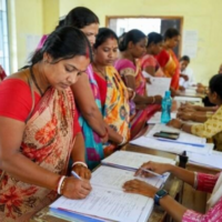 https://khabarsamay.com/could-annapurna-bhandaar-allowances-for-thousands-of-women-be-discontinued-starting-in-november-learn-the-ins-and-outs-of-kyc-aadhaar-linking-and-double-pension/